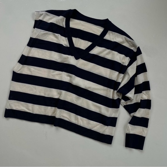 MAISON KITSUNÉ Striped V-Neck Sweater Small NWOT - Picture 3 of 4